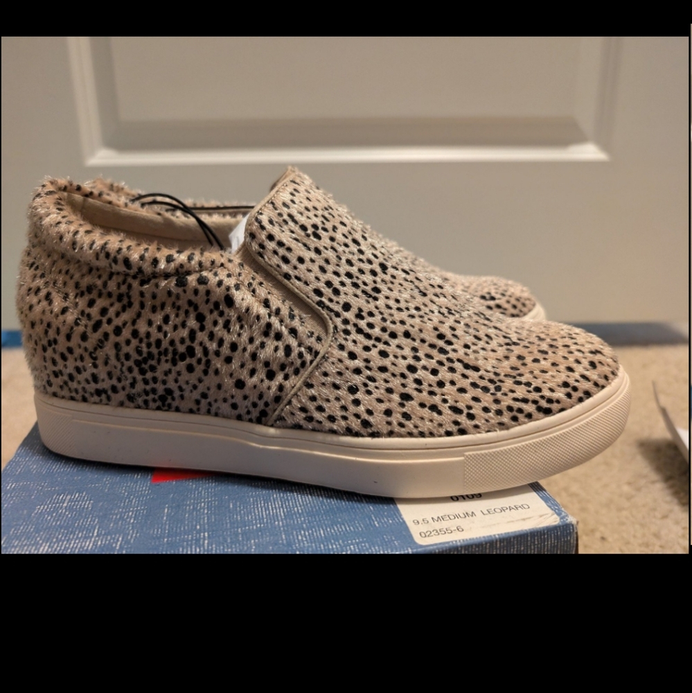 Leopard shoes size 9.5